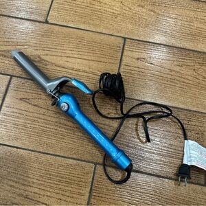 Babyliss Blue Curling Iron size 3/4”